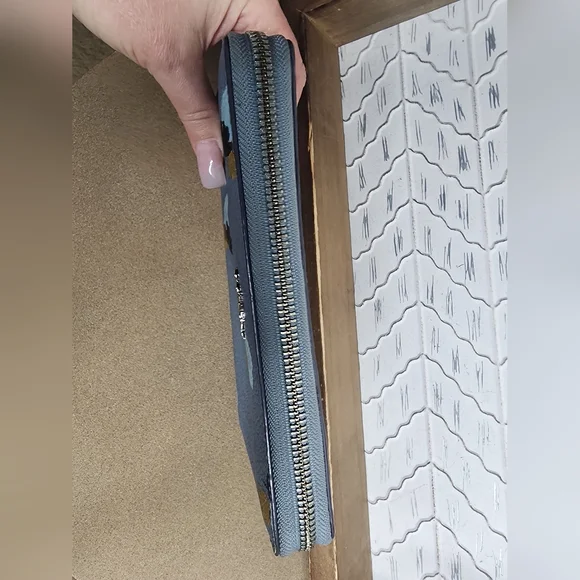 Coach ACCORDION ZIP WALLET IN FIELD FLORA PRINT COATED CANVAS - Picture 6 of 11